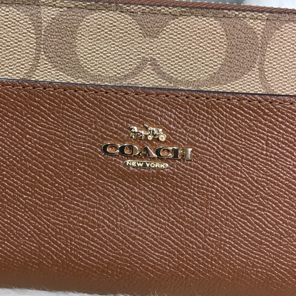 Coach Wallet - Picture 5 of 12
